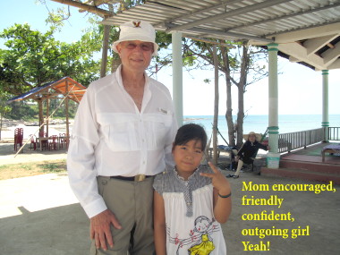 Vietnam Battlefield Tours, picnic on the beach Vietnam Battlefield Tours, picnic on the beach