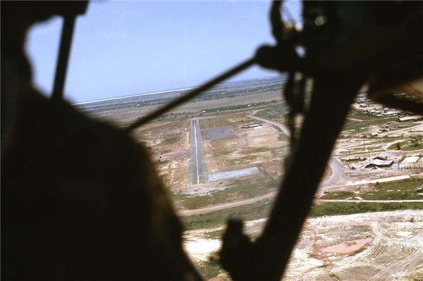 Final approach to where? Photo courtesy Curt Perry.